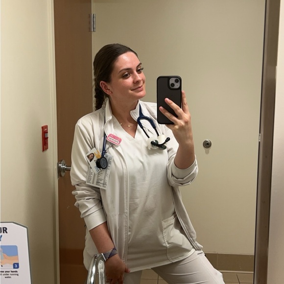 Meet your Posher, Kelsey deeann - Picture 5 of 5